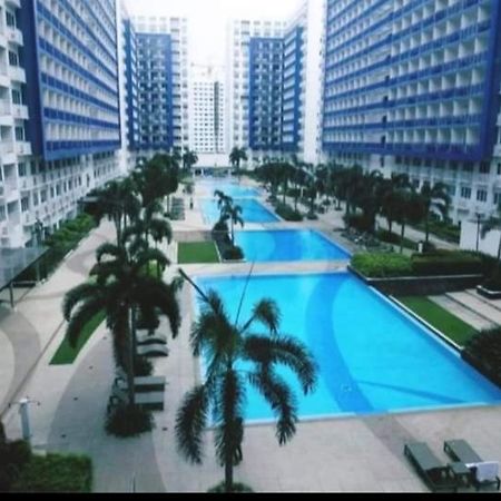 Yhanz Z Sea Residences Pasay Esterno foto