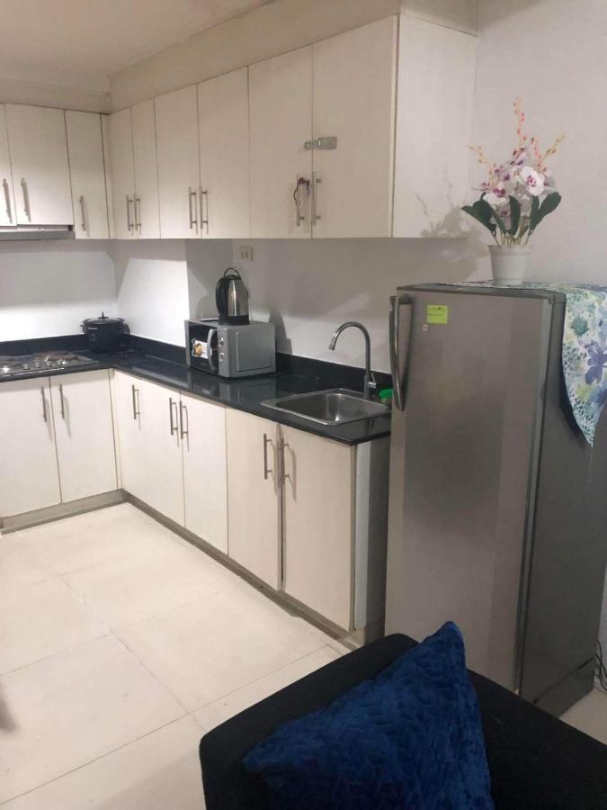 Yhanz Z Sea Residences Pasay Esterno foto