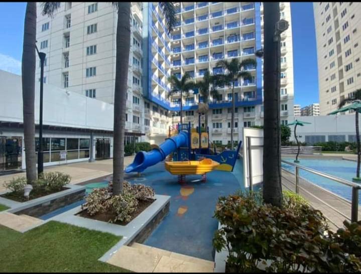 Yhanz Z Sea Residences Pasay Esterno foto