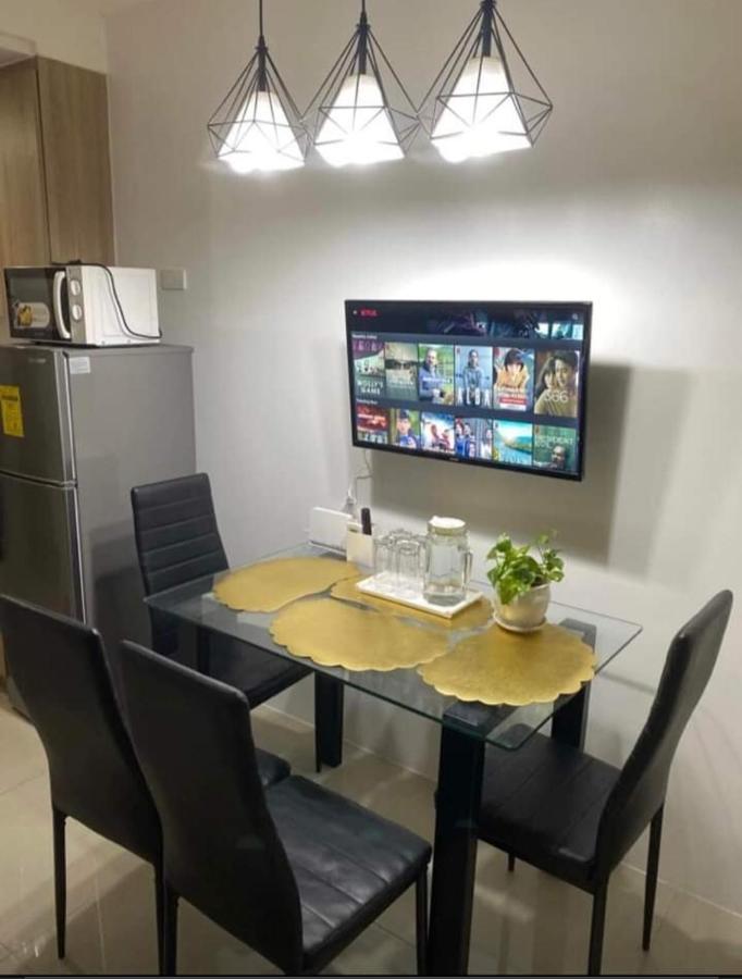 Yhanz Z Sea Residences Pasay Esterno foto