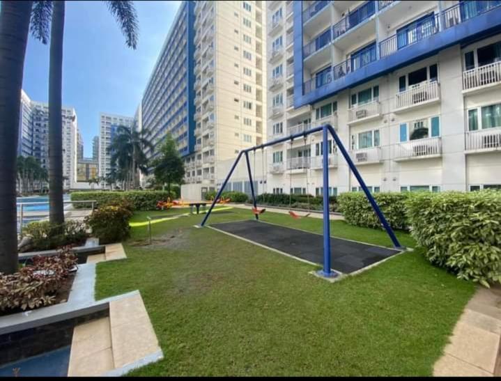 Yhanz Z Sea Residences Pasay Esterno foto