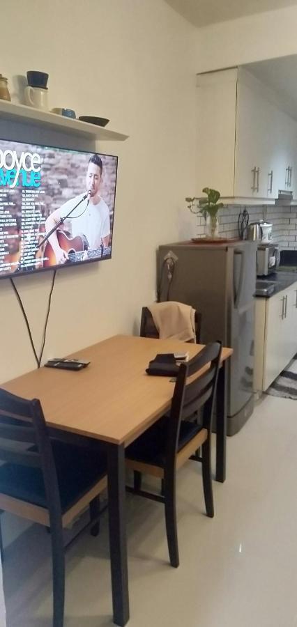 Yhanz Z Sea Residences Pasay Esterno foto
