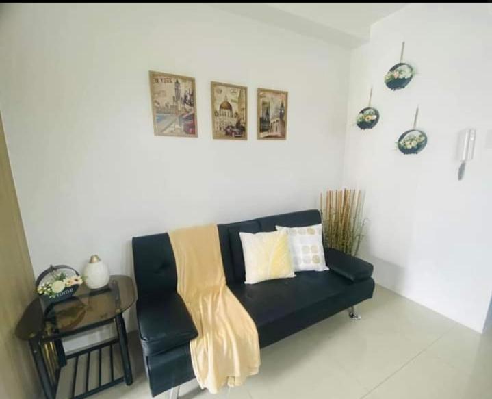 Yhanz Z Sea Residences Pasay Esterno foto