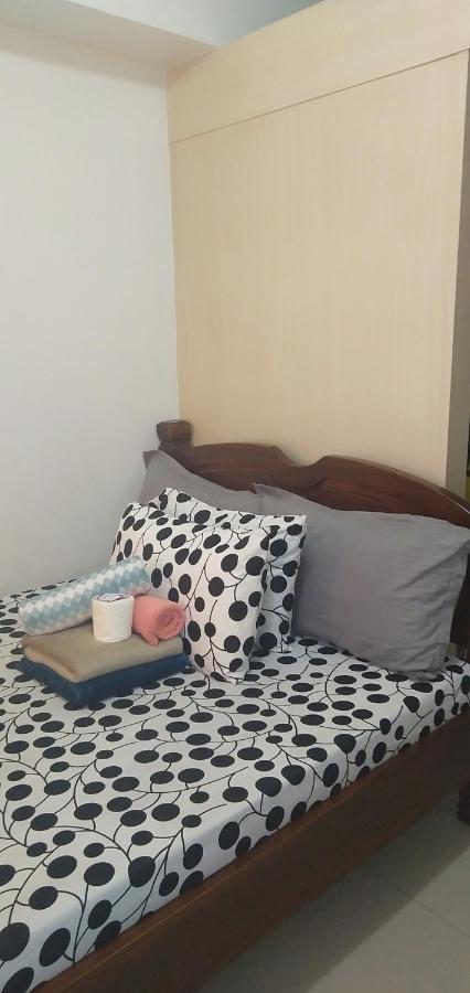 Yhanz Z Sea Residences Pasay Esterno foto