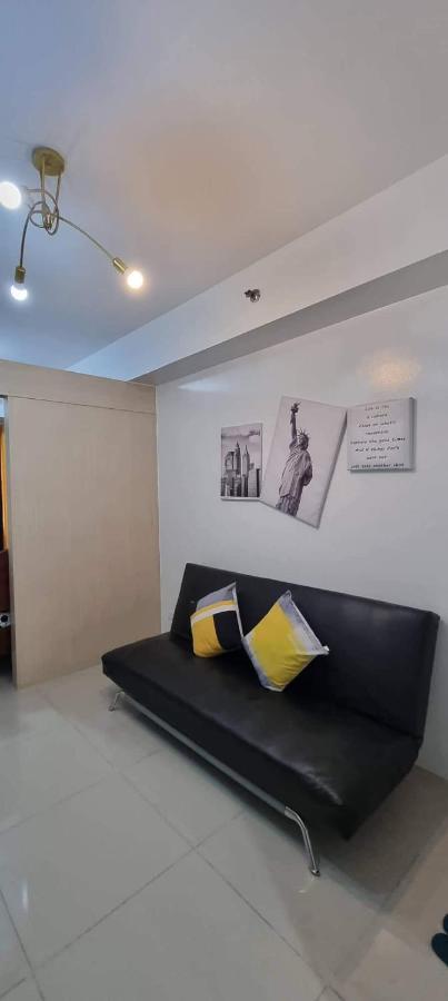 Yhanz Z Sea Residences Pasay Esterno foto