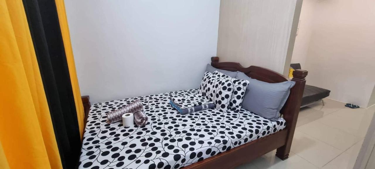 Yhanz Z Sea Residences Pasay Esterno foto