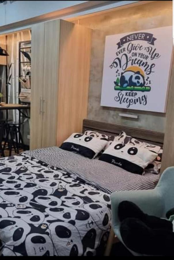 Yhanz Z Sea Residences Pasay Esterno foto
