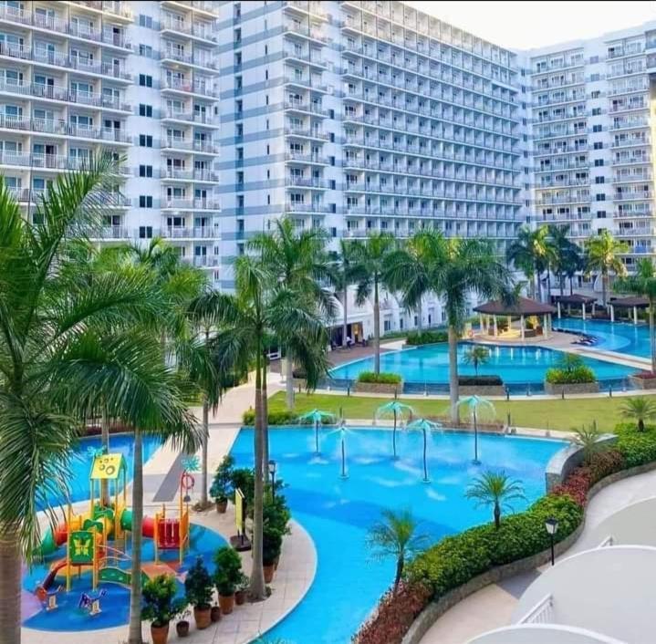 Yhanz Z Sea Residences Pasay Esterno foto