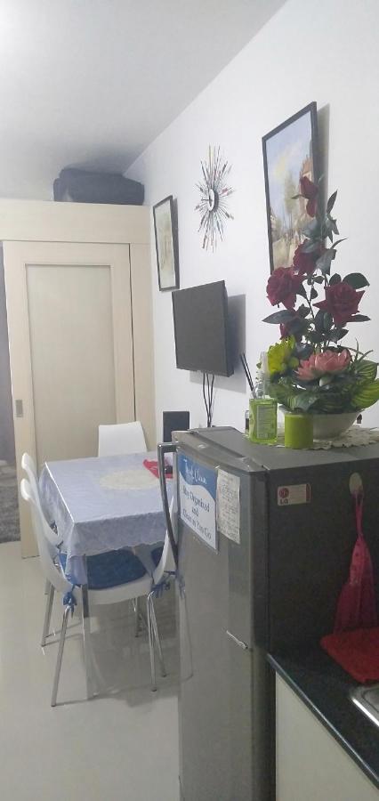 Yhanz Z Sea Residences Pasay Esterno foto