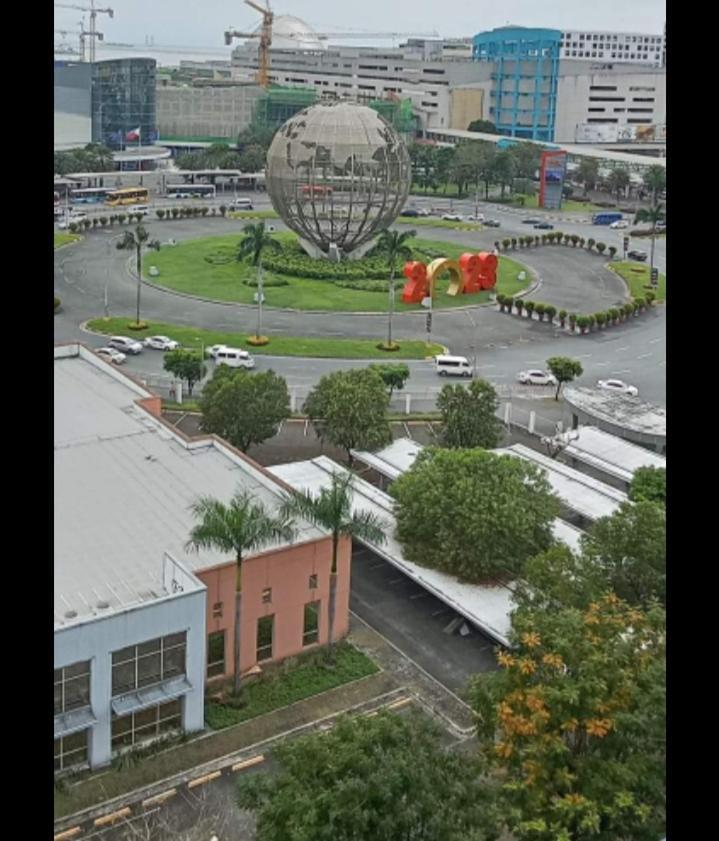 Yhanz Z Sea Residences Pasay Esterno foto