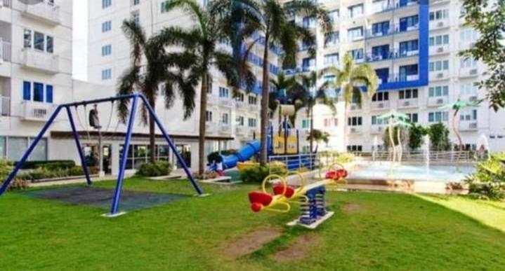 Yhanz Z Sea Residences Pasay Esterno foto